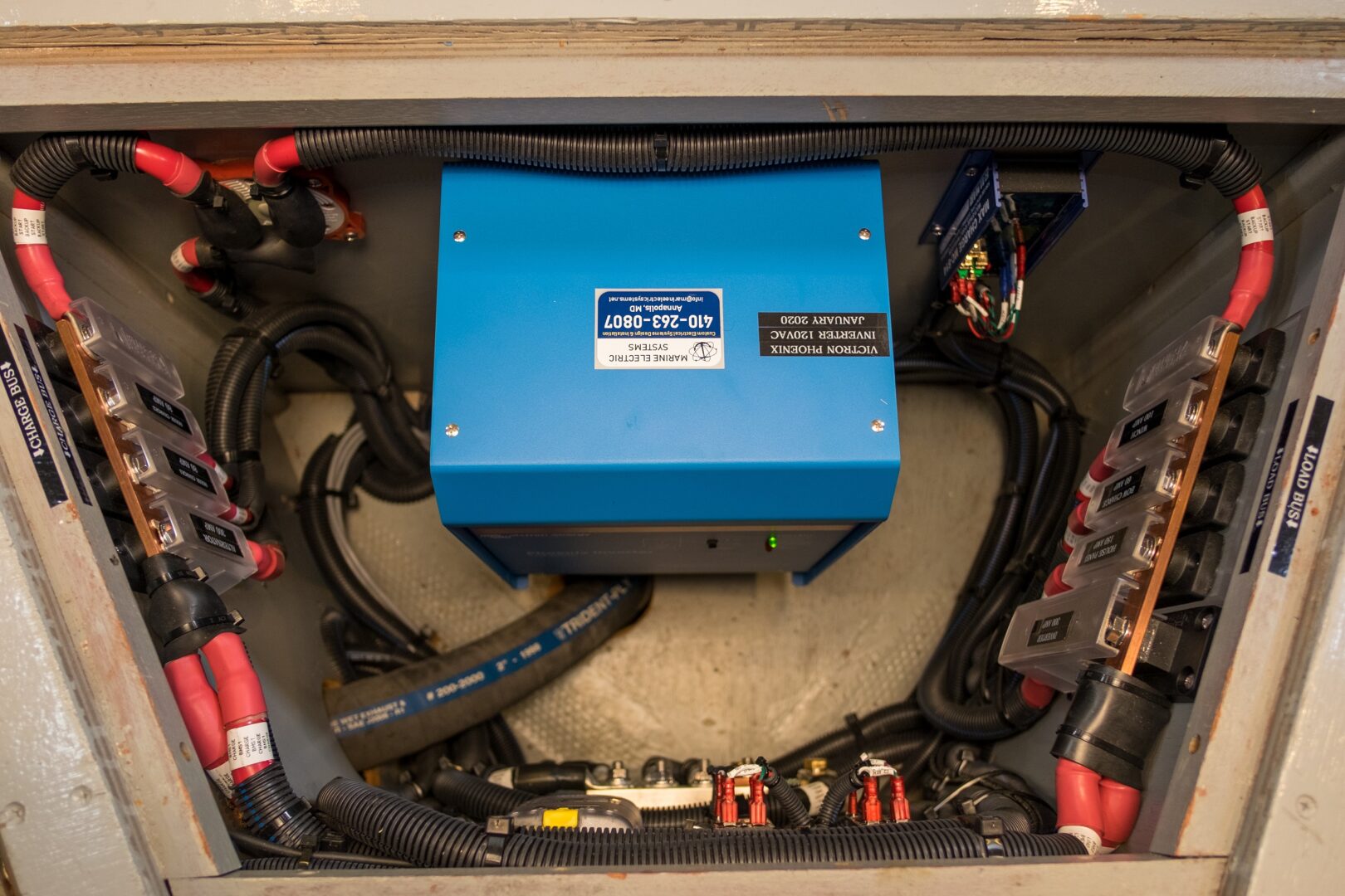 Choosing the Right Marine Battery Charger marine electric systems